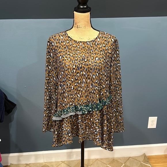 LOGO by Lori Goldstein Tops - Logo Lori Goldstein long sleeve blouse size medium women’s